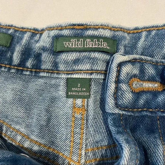 blue acid wash jean shorts - Picture 2 of 3